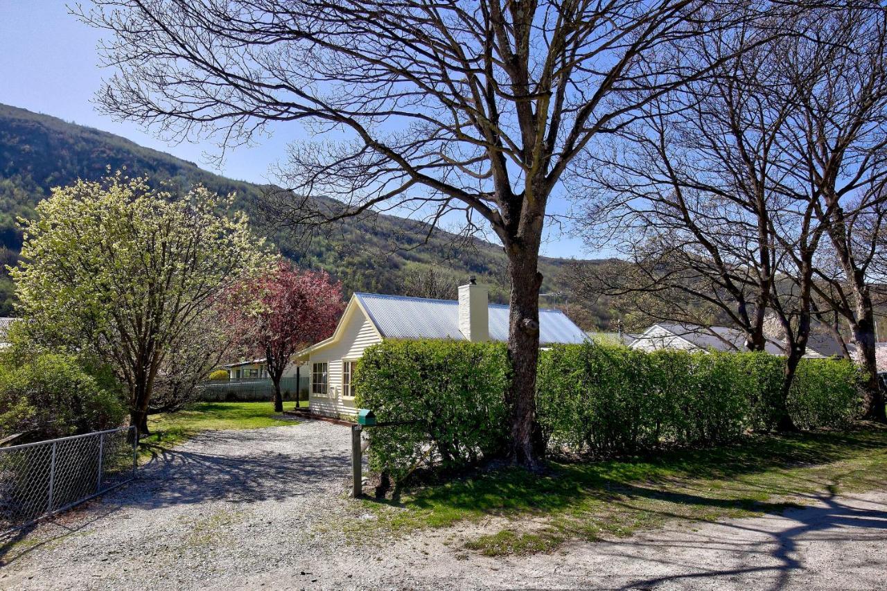 Aberdeen Cottage - Nestled In The Heart Of Arrowtown - New! Exterior photo